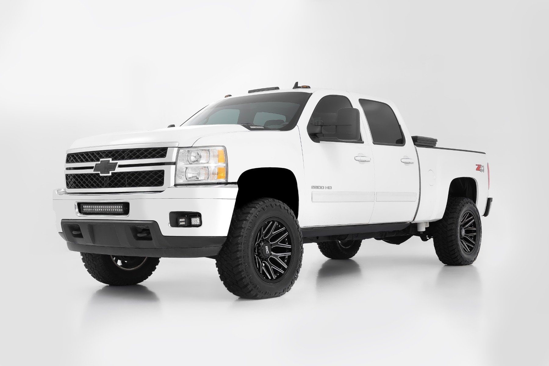 Rough Country 95 Series Wheel | One-Piece | Gloss Black Machined | 20x10 | 8x180 | -19mm - Image 3