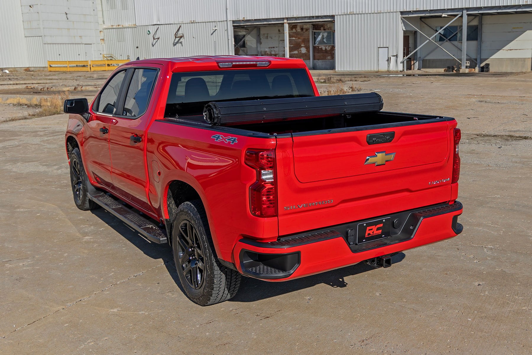 Hard Roll Up Bed Cover | 5'10" Bed | Chevy/GMC Sierra 1500 (19-26)/Silverado 1500 (19-26) - Image 6