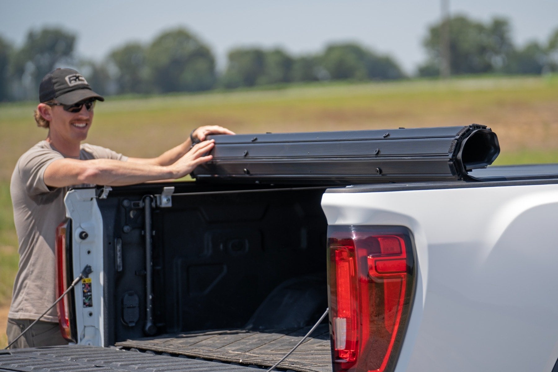 Hard Roll Up Bed Cover | 6'9" Bed | Chevy/GMC Silverado/Sierra 2500HD/3500HD (20-25) - Image 6