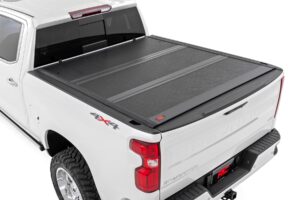 Hard Low Profile Bed Cover | 5'10" Bed | Chevy/GMC Sierra 1500 (19-26)/Silverado 1500 (19-26)