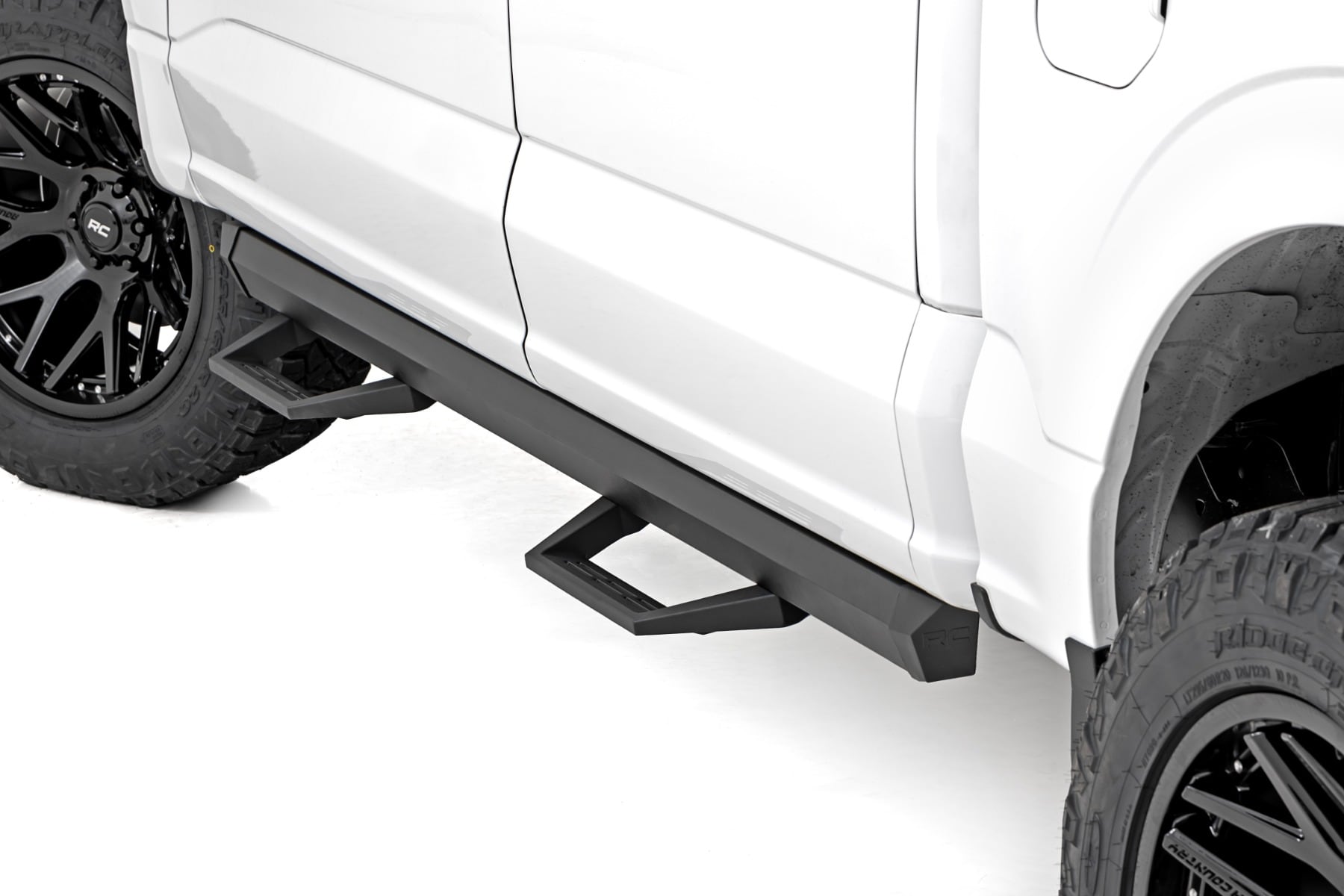 SRL2 Adj Aluminum Step | Crew Cab | Ford F-150/Lightning/F-250/F-350/Raptor (15-26)