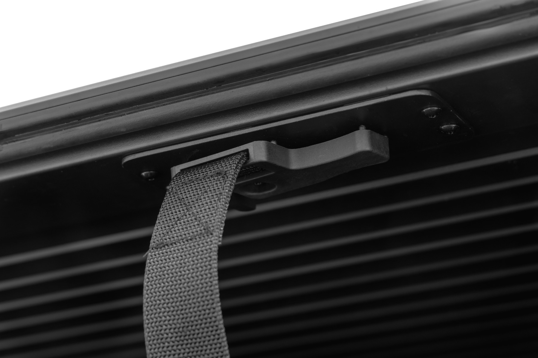 Manual Retractable Bed Cover | 5'10" Bed | Chevy/GMC Sierra 1500 (19-26)/Silverado 1500 (19-26) - Image 5