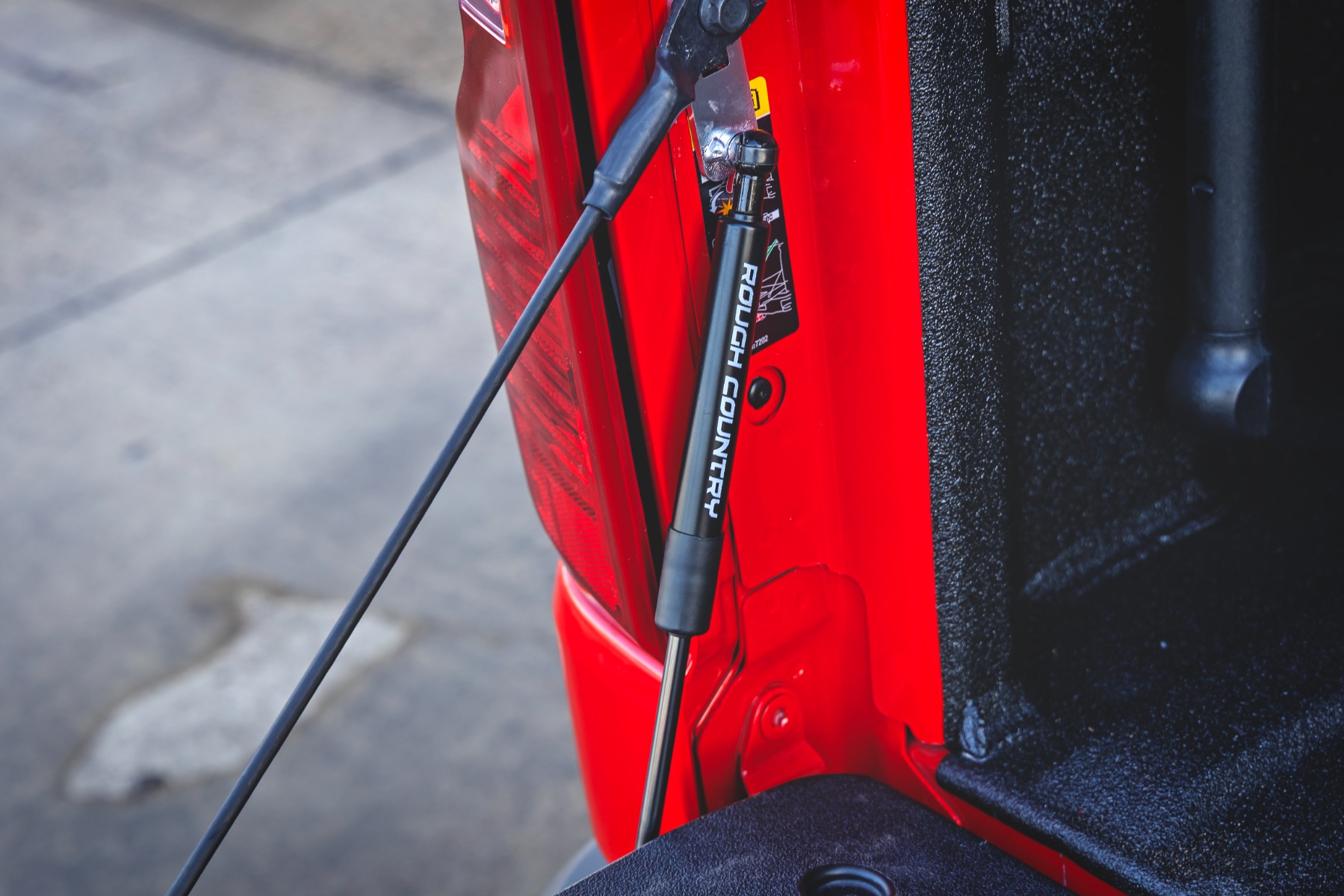 Tailgate Assist | Chevy Silverado & GMC Sierra 1500 2WD/4WD (2019-2026) - Image 6